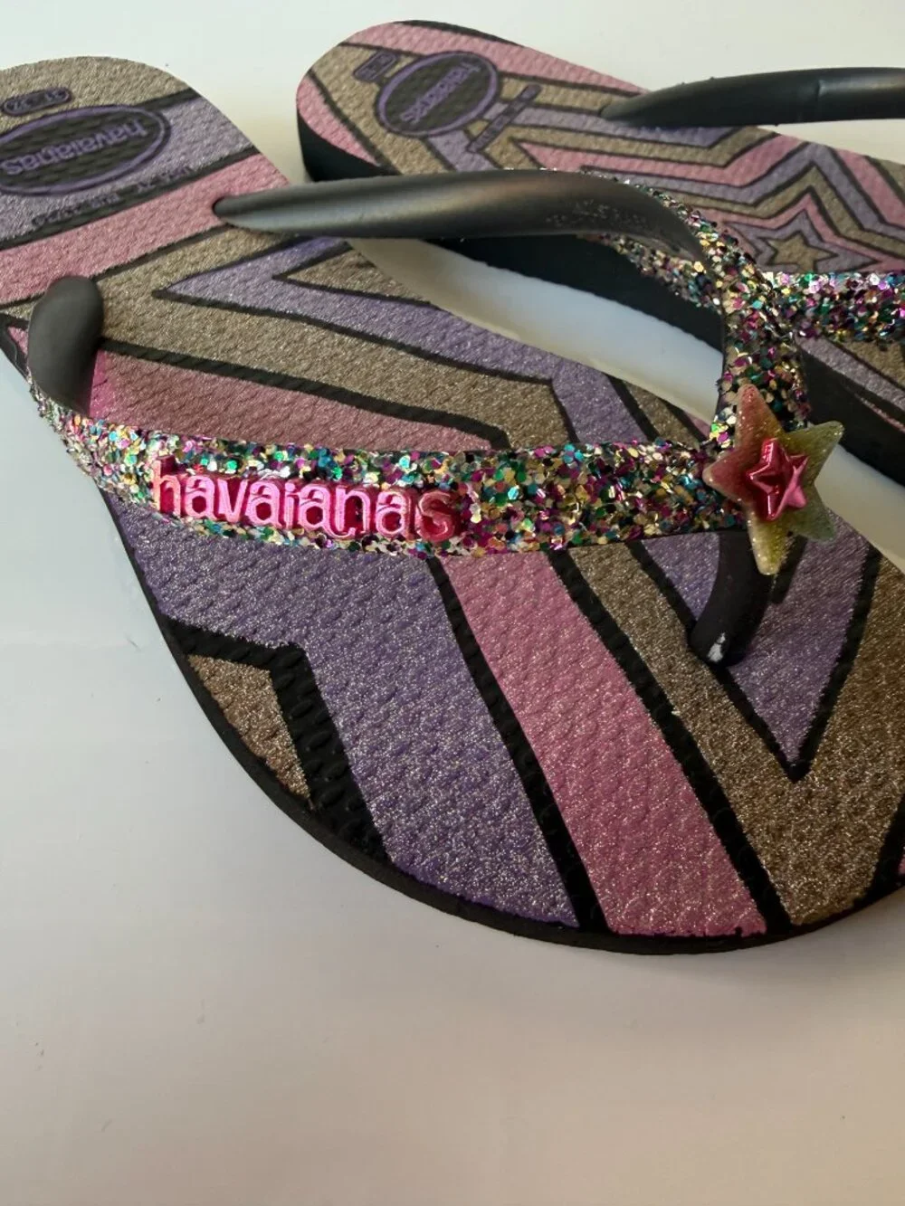 NWOT Girls Havianas Glitter Flip Flops